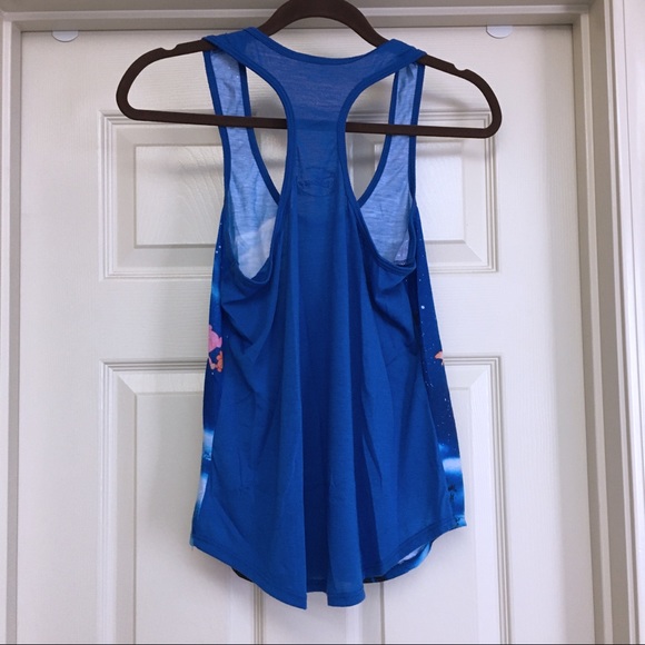 Hot Topic Peter Pan Tank - Picture 3 of 3